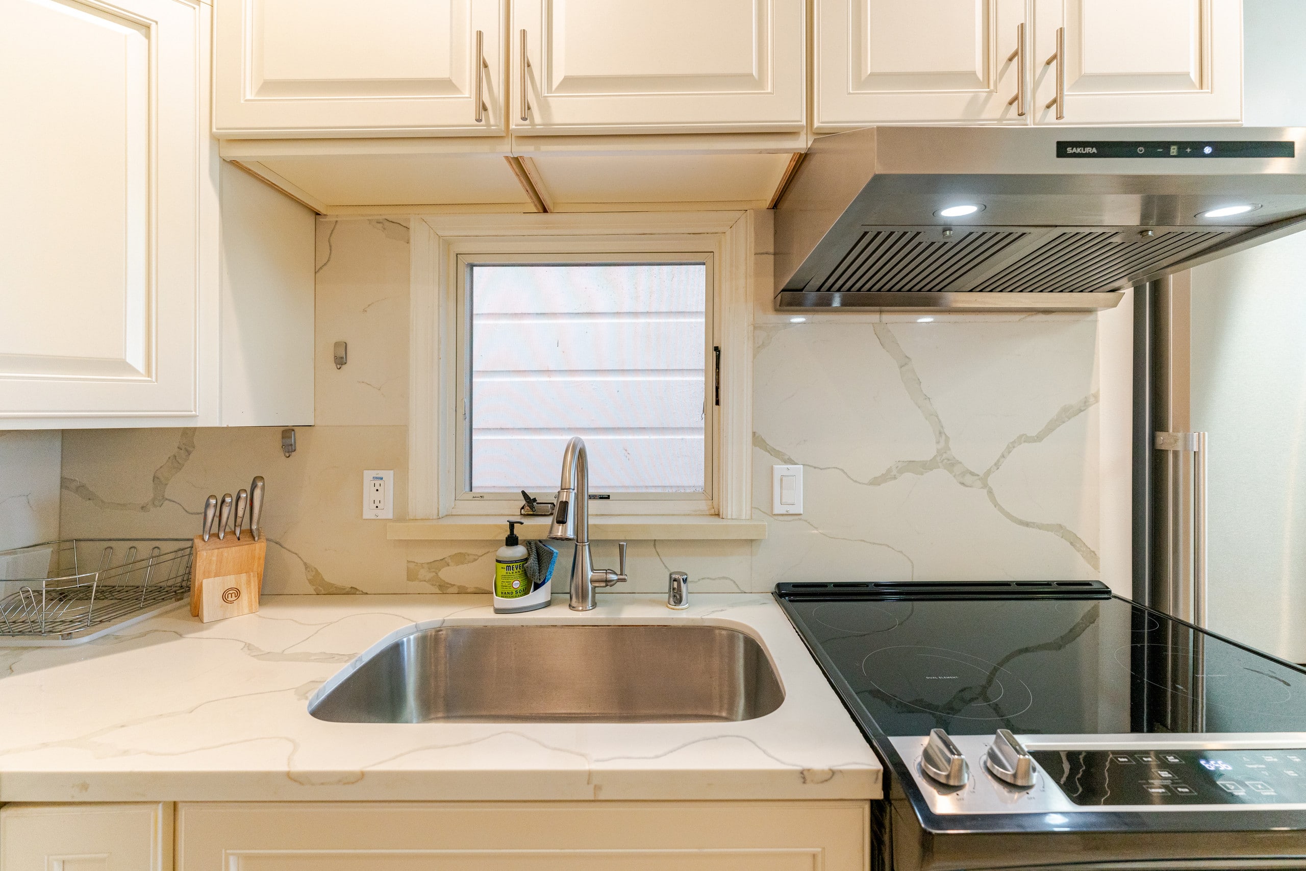 Home in San Francisco · ★4.92 · 2 bedrooms · 3 beds · 1 bath - Image 8