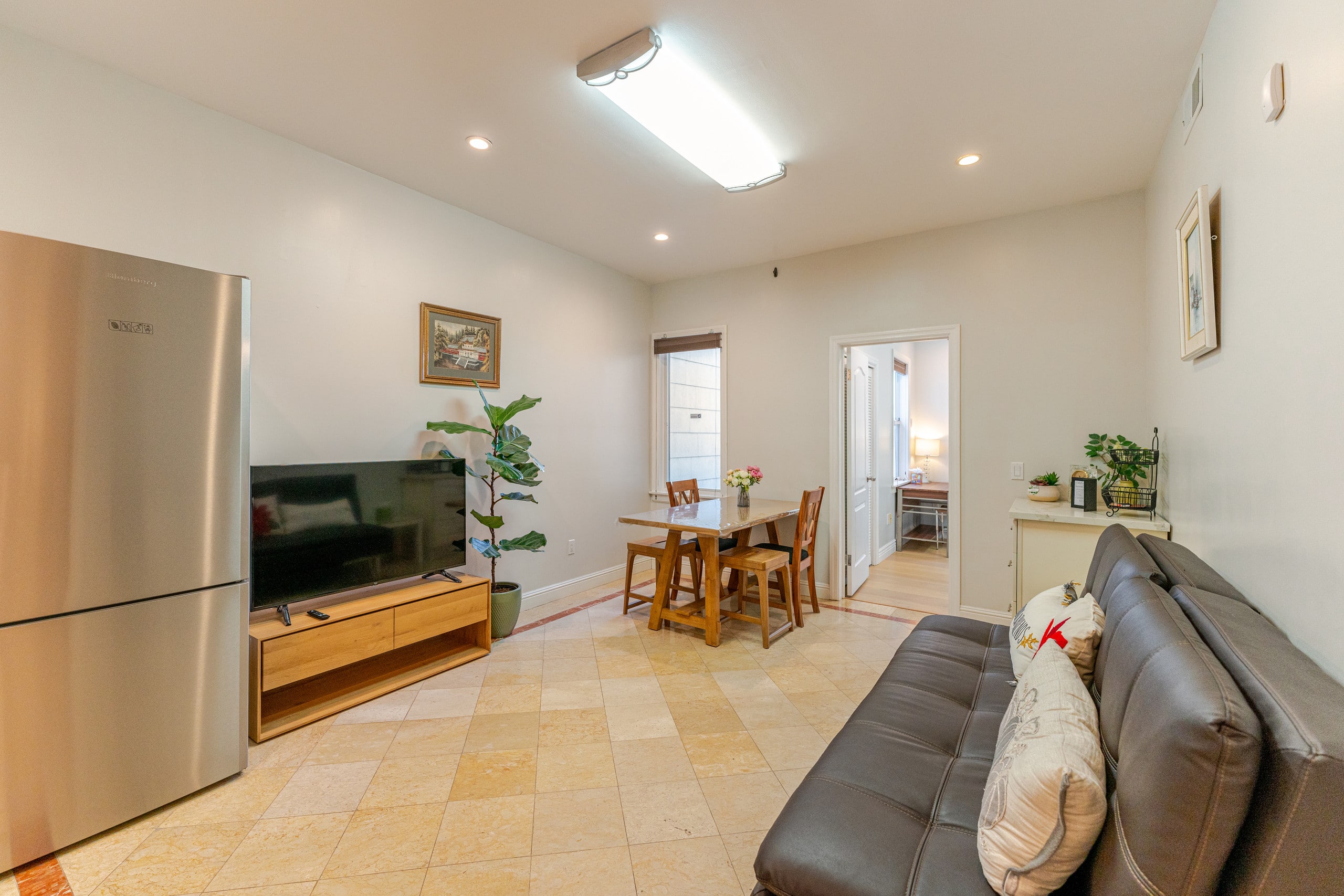 Home in San Francisco · ★4.92 · 2 bedrooms · 3 beds · 1 bath - Image 6