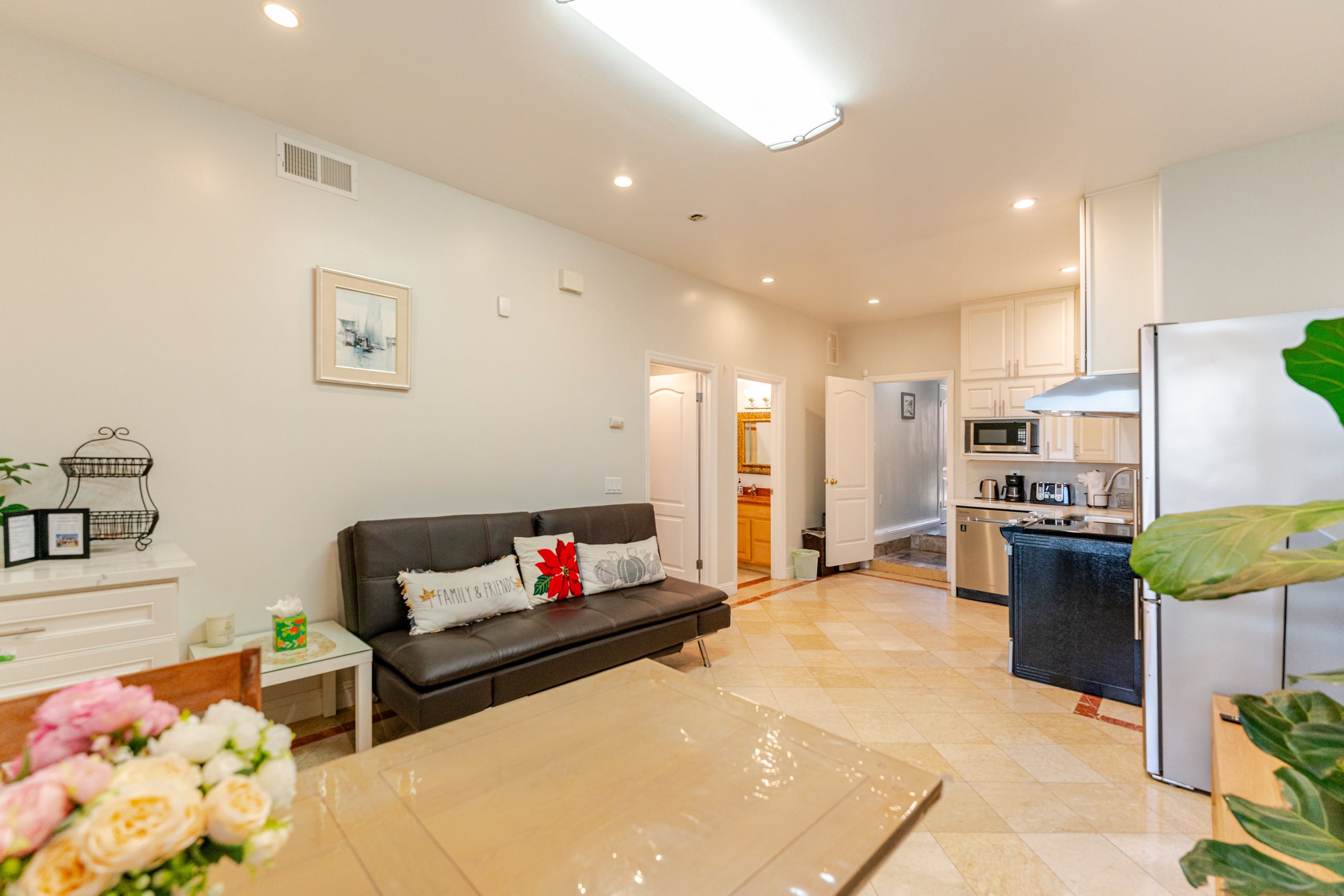 Home in San Francisco · ★4.92 · 2 bedrooms · 3 beds · 1 bath - Image 7
