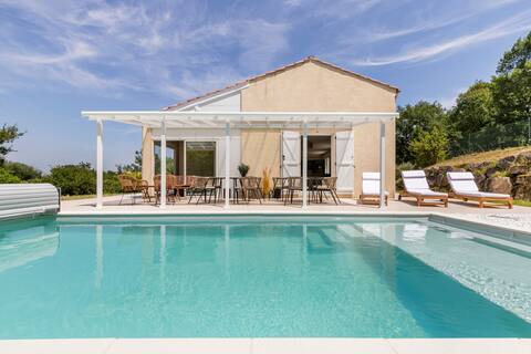 Beautiful family home with a pool