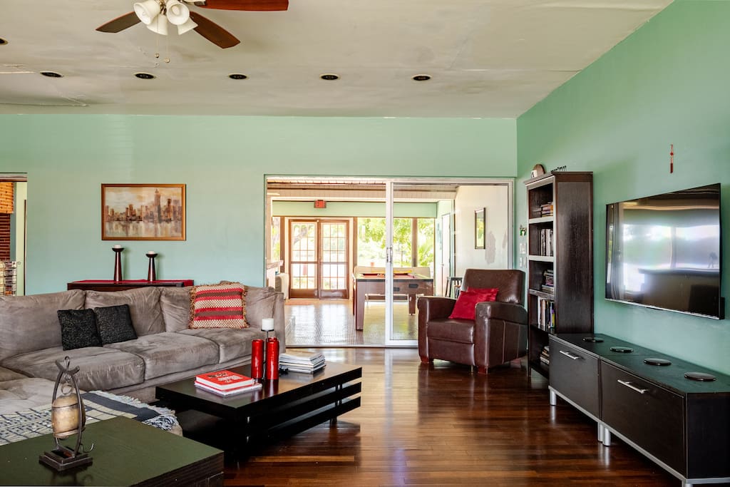 Private Room and Bathroom in Heart of S. Florida