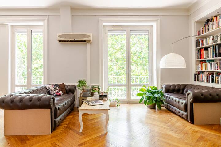 Haussmanien 105M2 (1130 sq ft) La Belle Époque A/C gallery image 4