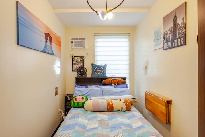 افتح مكافأتك للضيف العائد اليوم بحجز فوري:" حيث تتجذر الأحلام، والطموحات تطير ، وتبدأ الصفحات غير المرئية في حياتنا في الكتابة " 