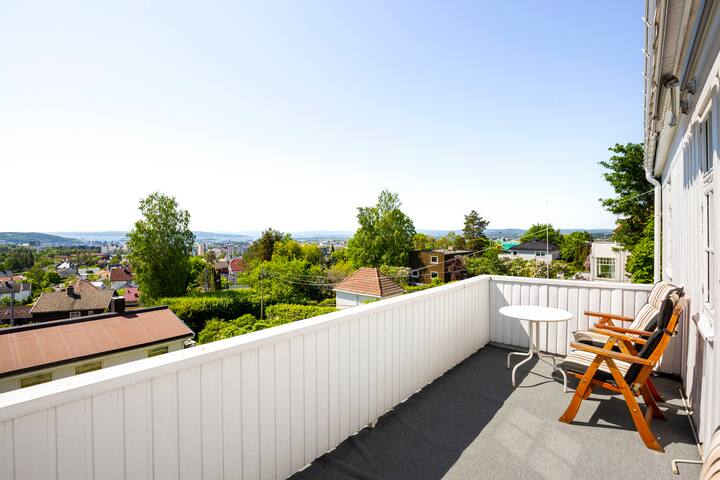 Herskapelig på Grefsen med spektakulær utsikt! gallery image 4