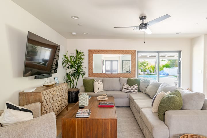Oasis W Dream Amenities - Pool, Putting, Volley! - Scottsdale, AZ