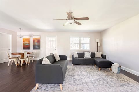 Nice 3 BR 2 BA pet friendly home near Baton Rouge