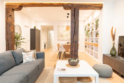 Popular Airbnb listing: OT Residence: 5 bed / 4 bath (190sqm) in Old Town in Euskadi