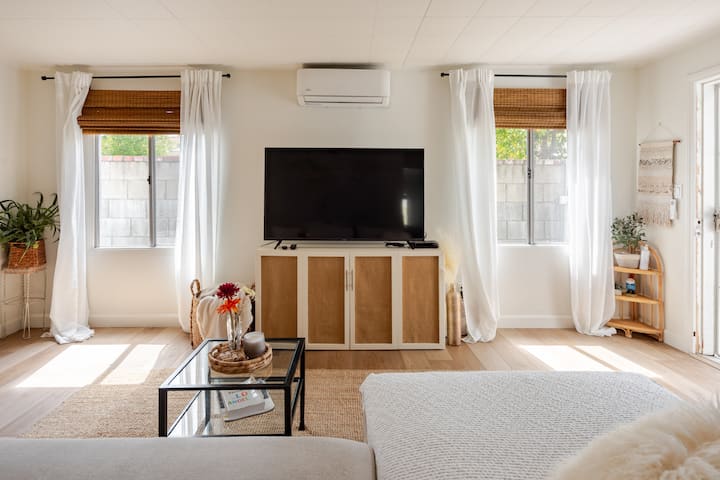 Private Guest House Near Studios - Burbank, CA