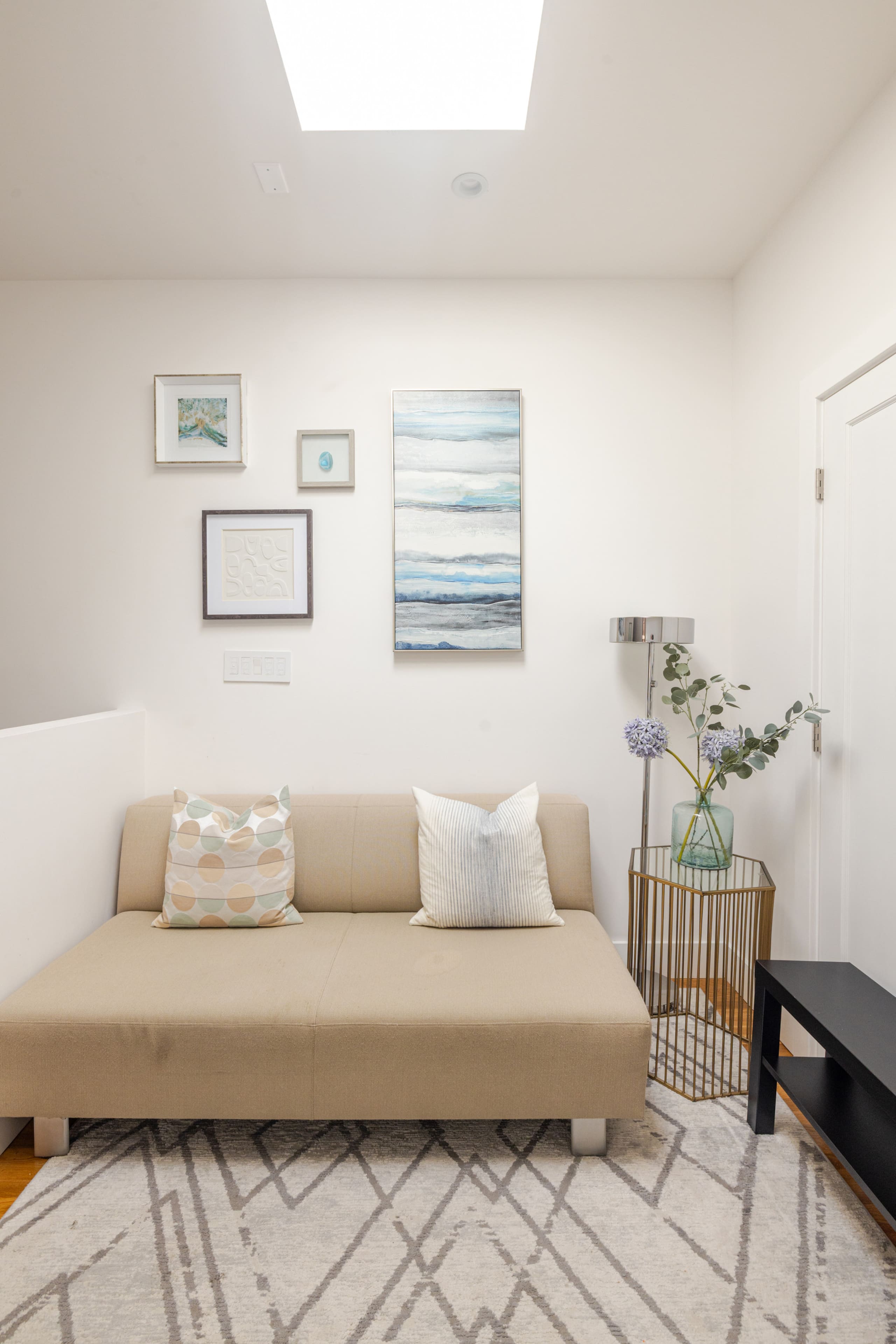 Home in San Francisco · ★4.97 · 5 bedrooms · 8 beds · 2 baths - Image 1