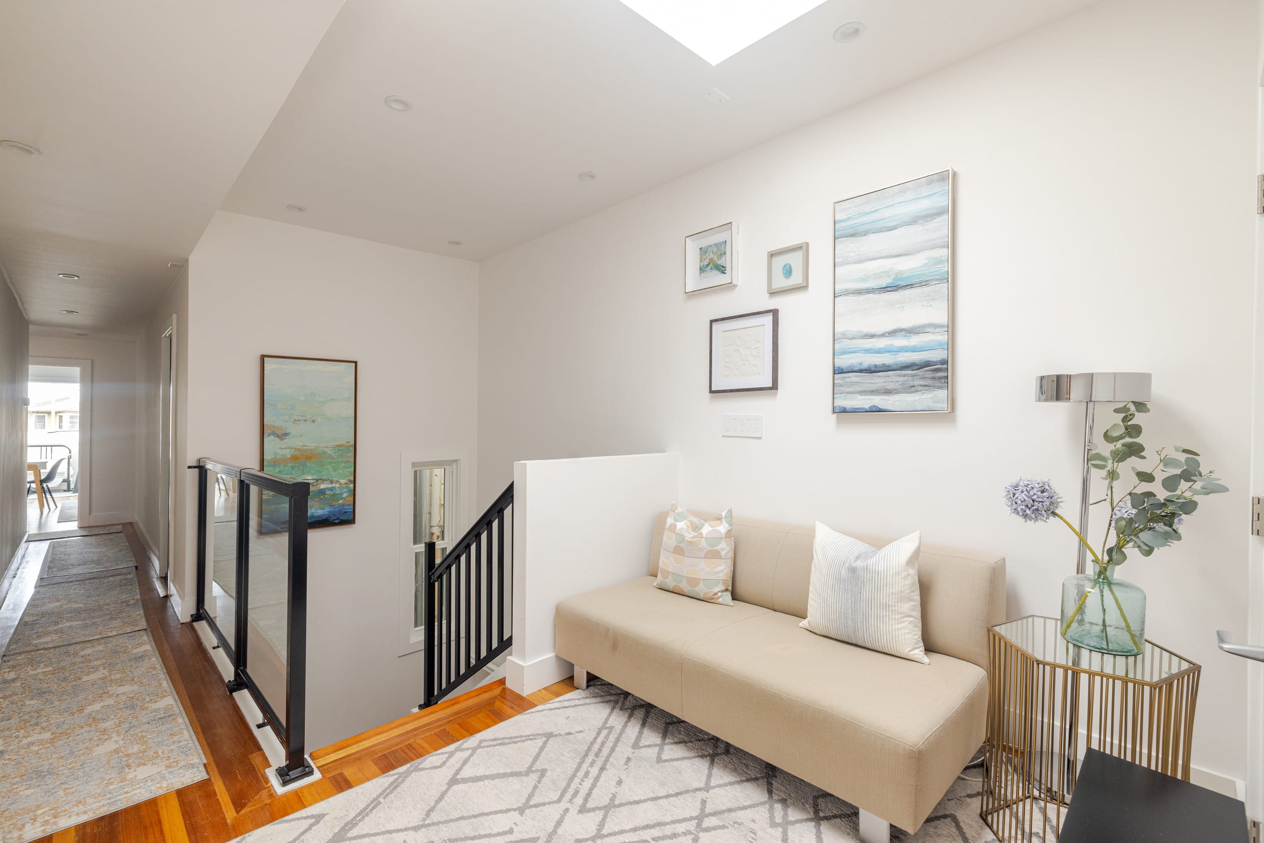 Home in San Francisco · ★4.97 · 5 bedrooms · 8 beds · 2 baths - Image 2