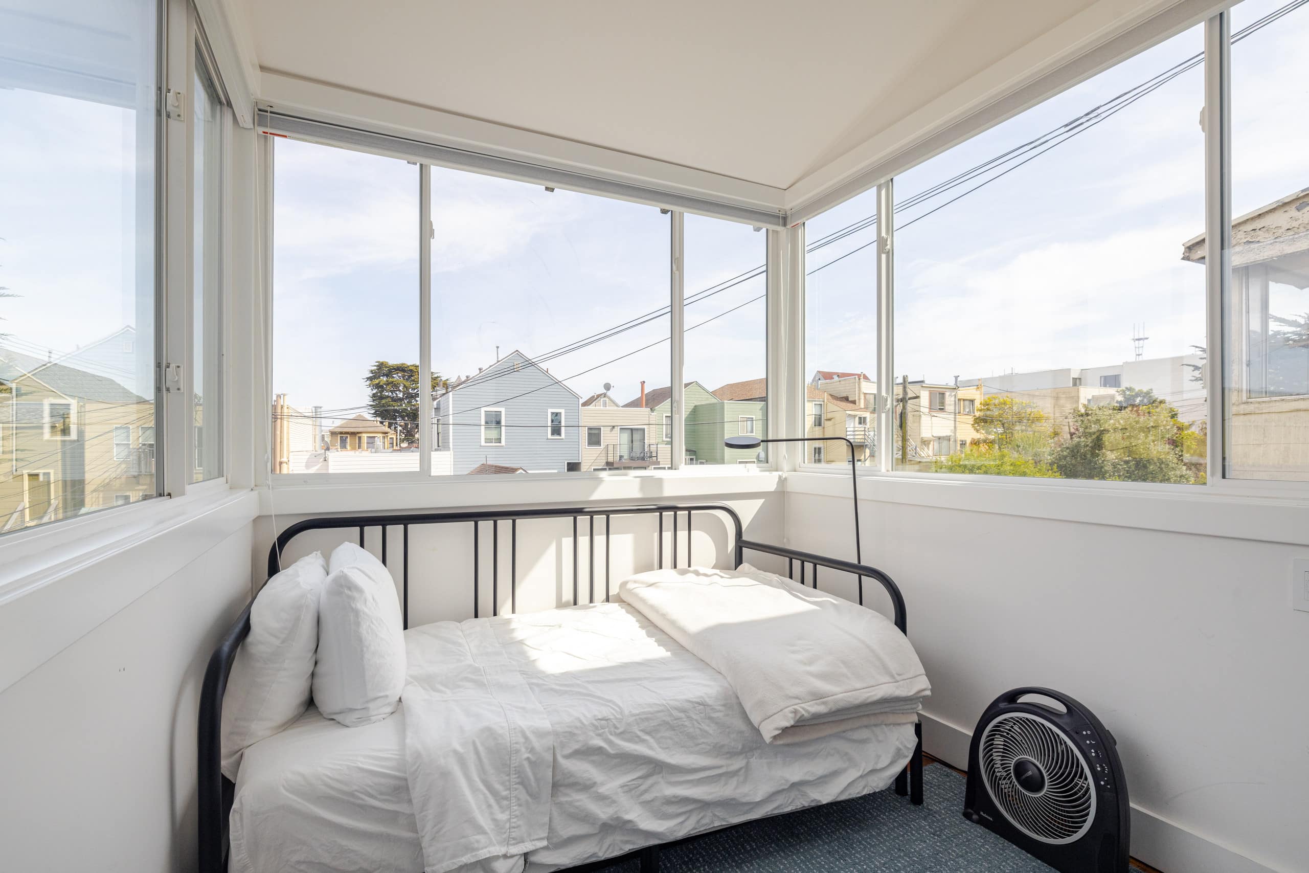 Home in San Francisco · ★4.97 · 5 bedrooms · 8 beds · 2 baths - Image 27