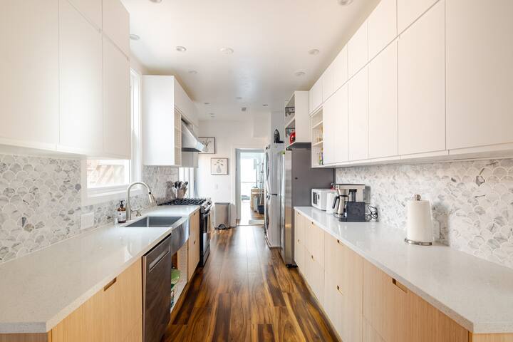 Golden Gate Lux 5BR in Vibrant San Francisco gallery image 4