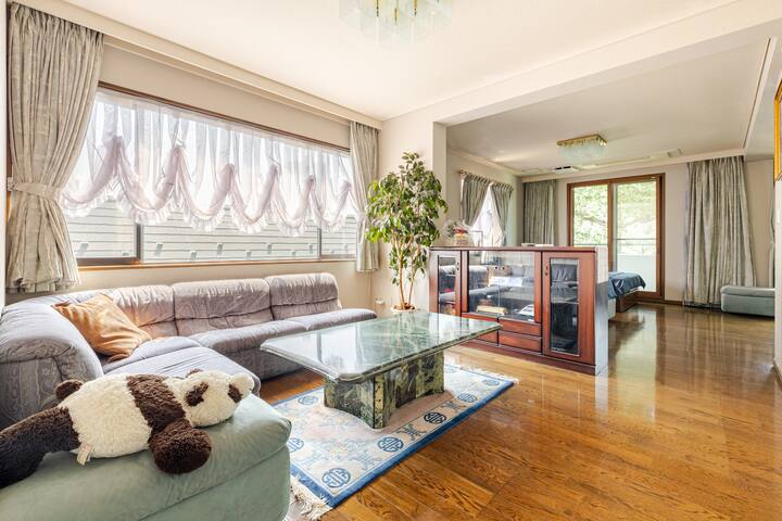 175㎡ Luxury 3F&4F Suite – 5min train to Shinjuku gallery image 2