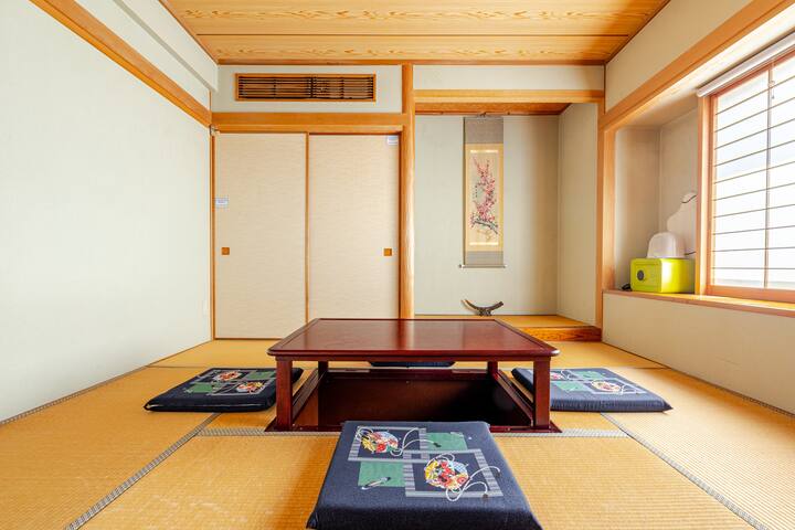 175㎡ Luxury 3F&4F Suite – 5min train to Shinjuku gallery image 3