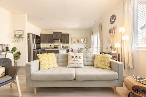 New modern cozy home, child-friendly, central AC
