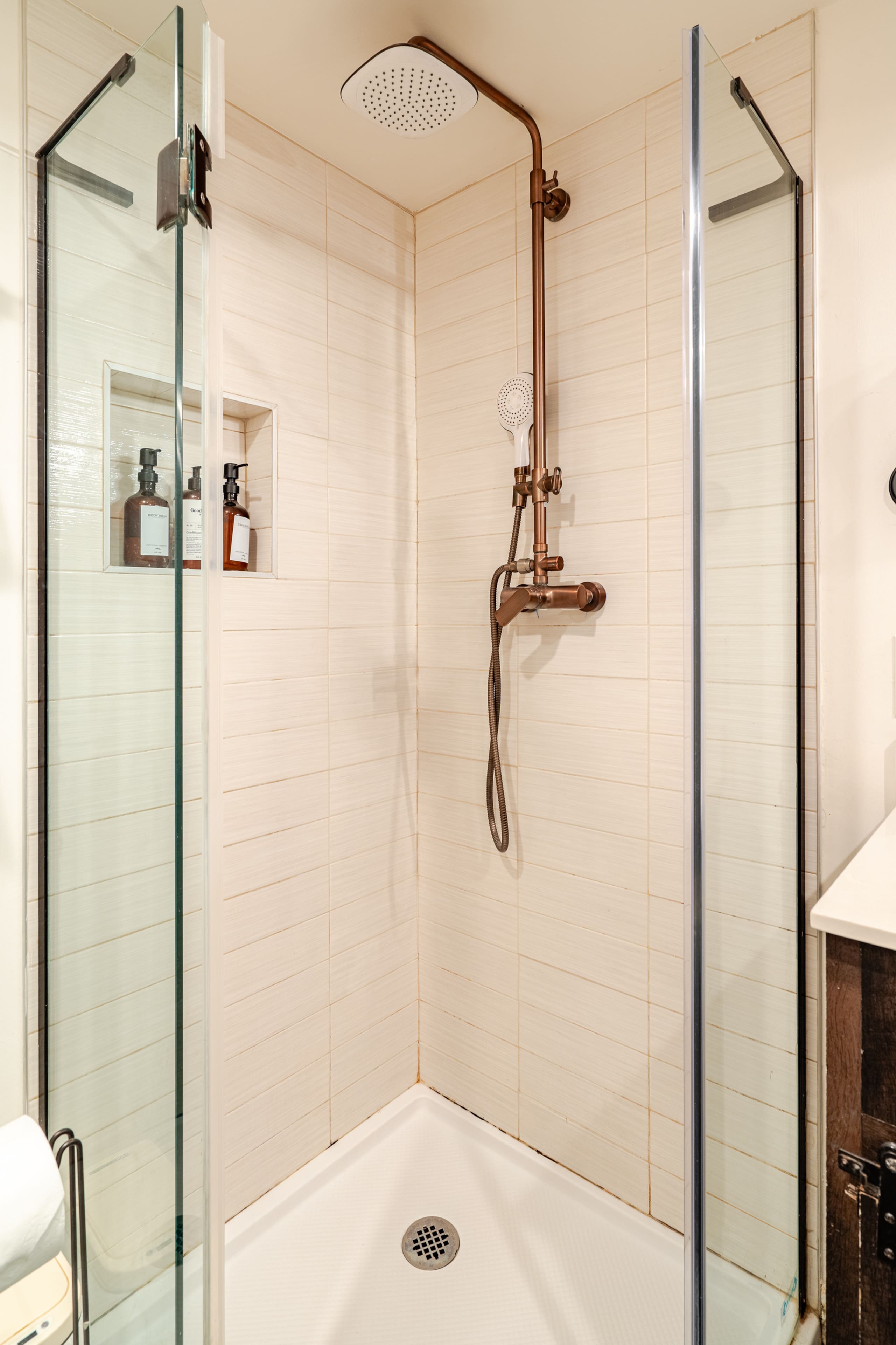 Home in San Francisco · ★4.74 · 2 bedrooms · 3 beds · 1 bath - Image 21