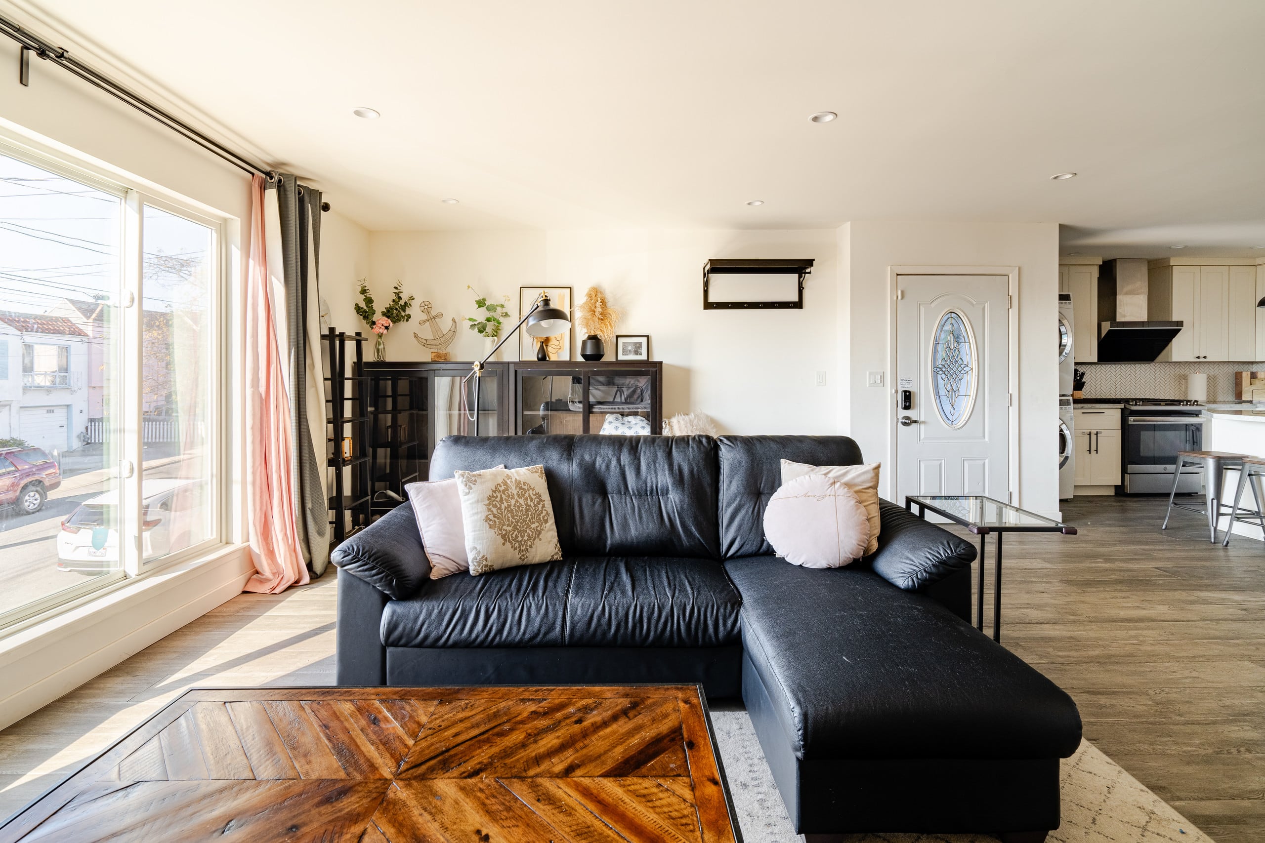 Home in San Francisco · ★4.74 · 2 bedrooms · 3 beds · 1 bath - Image 3
