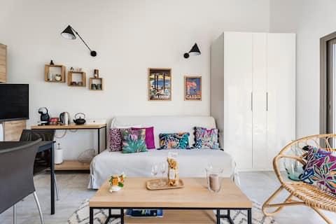 Successful Airbnb property: House with garden, 4-min walk to the beaches in La Ciotat