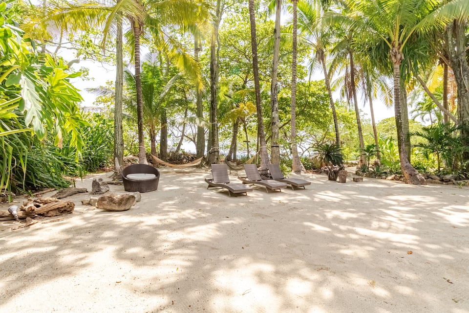 Casa Arena, a beachfront villa at Santa Teresa, Santa Teresa, Puntarenas, Costa Rica, photo 6 of 10