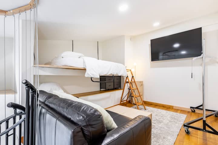 Majte súkromnú videokonferenciu, sledujte Netflix, Apple, Amazon Prime a YouTube na svojom novom 65-palcovom inteligentnom televízore Samsung s rozlíšením 4K