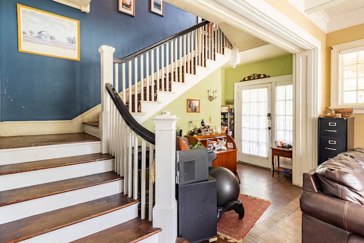 Aardvark Acres-sewing Room - Greenville, NC