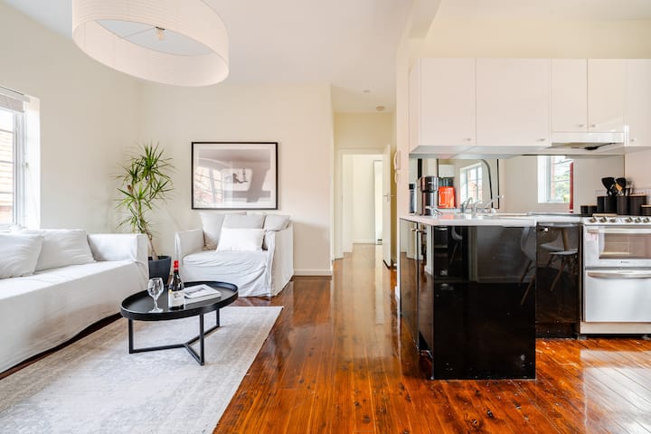 Chic Kirribilli Pad: Breathtaking Harbour Views - Shelly Beach, New South Wales
