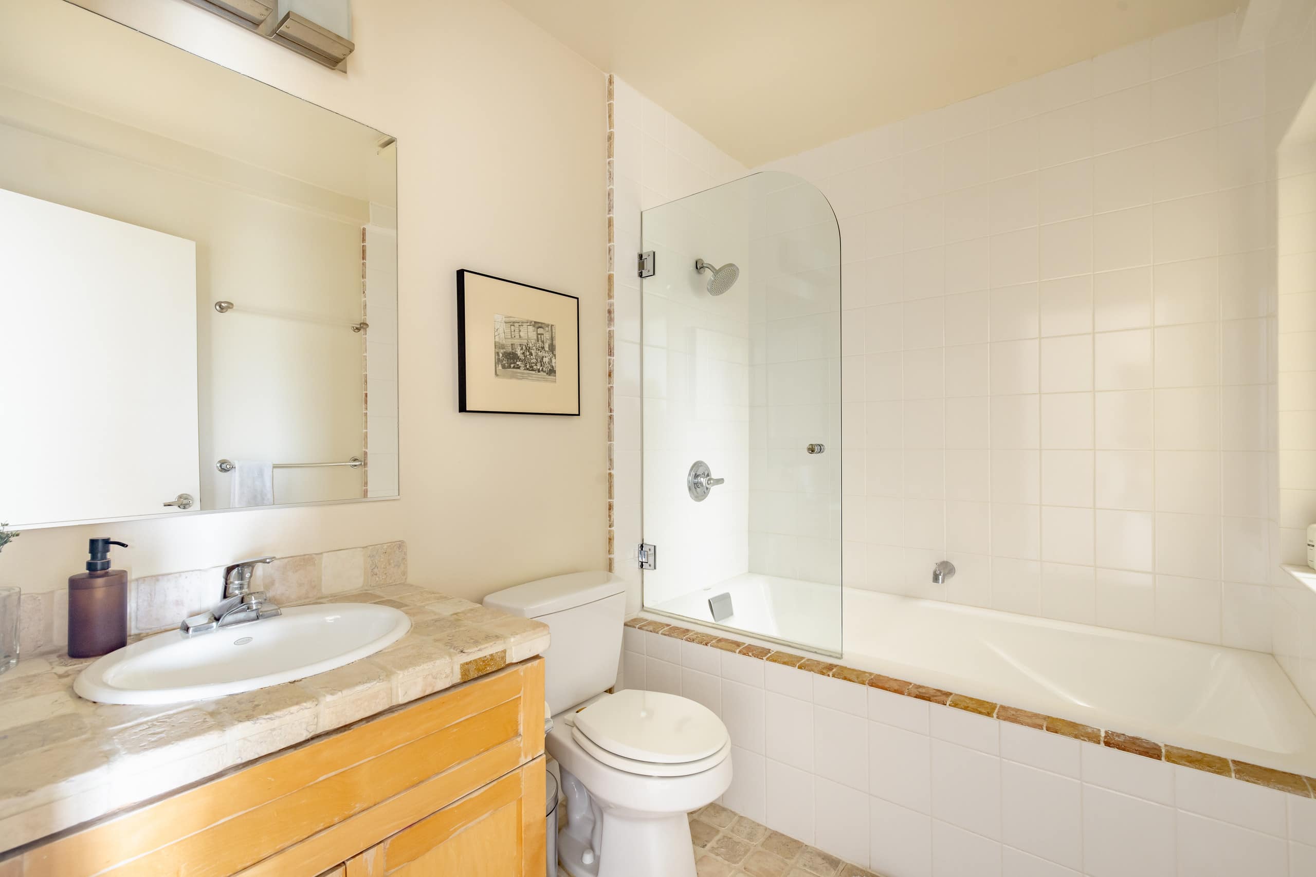 Condo in San Francisco · ★4.89 · 2 bedrooms · 2 beds · 2 baths - Image 25