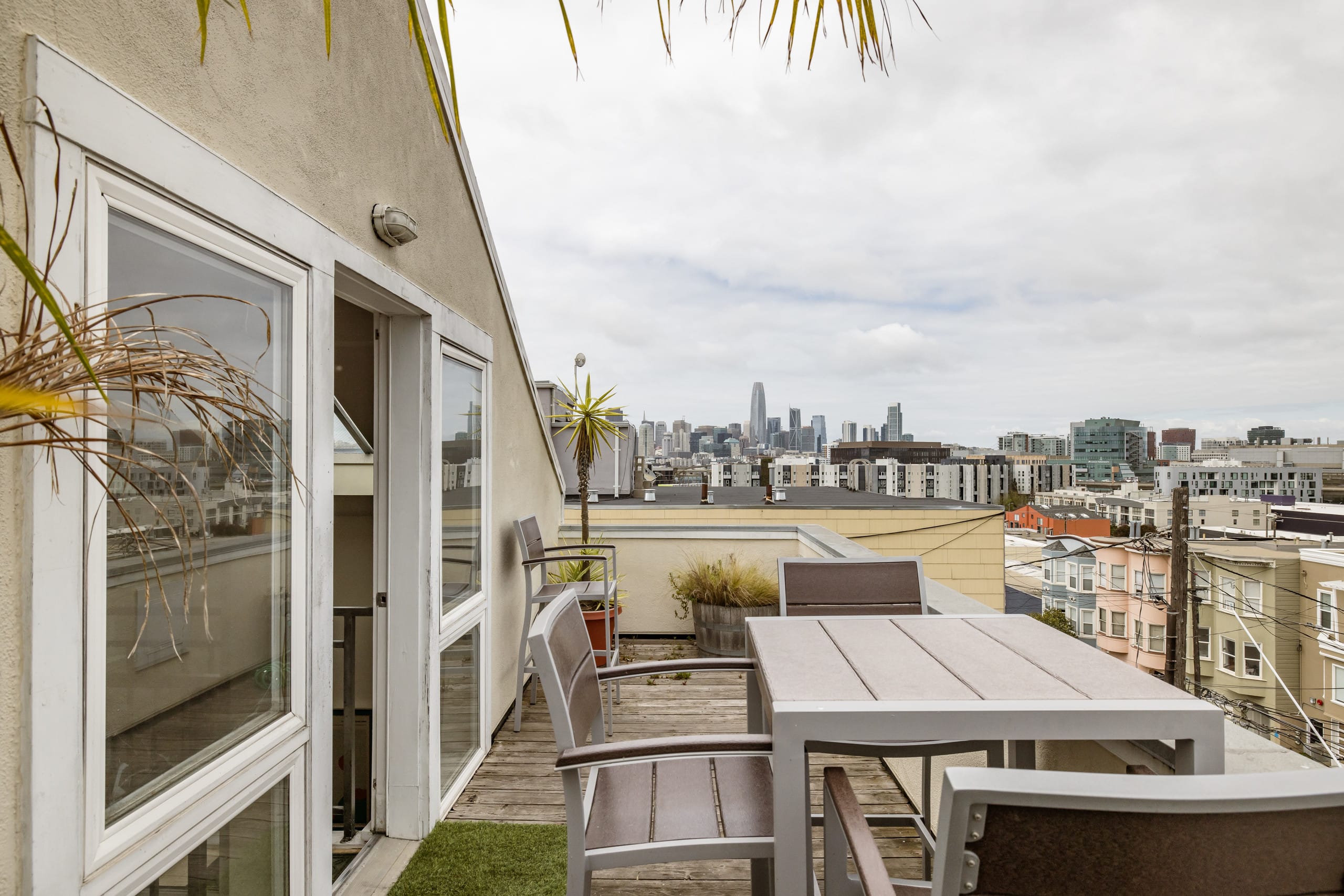 Condo in San Francisco · ★4.89 · 2 bedrooms · 2 beds · 2 baths - Image 28