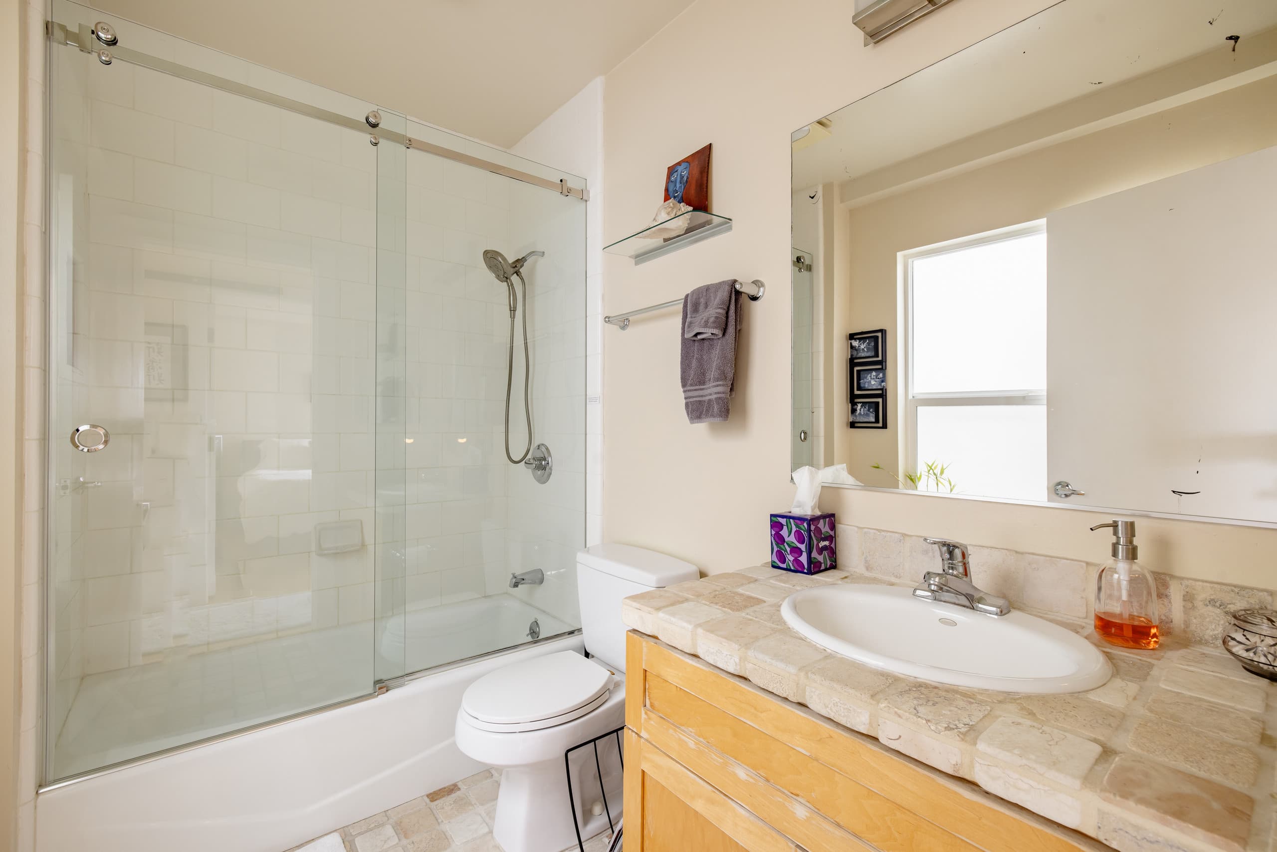 Condo in San Francisco · ★4.89 · 2 bedrooms · 2 beds · 2 baths - Image 21