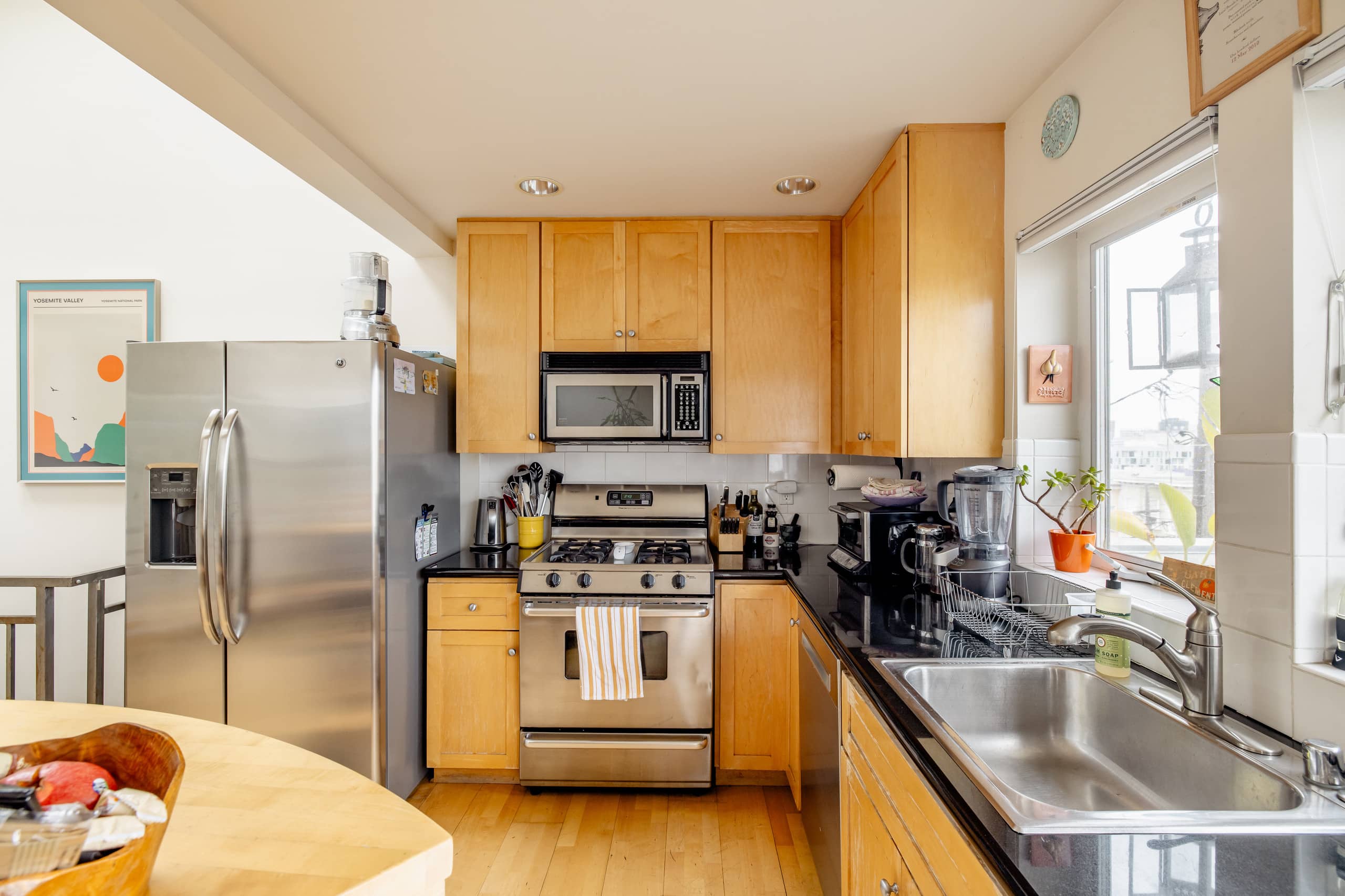 Condo in San Francisco · ★4.89 · 2 bedrooms · 2 beds · 2 baths - Image 12