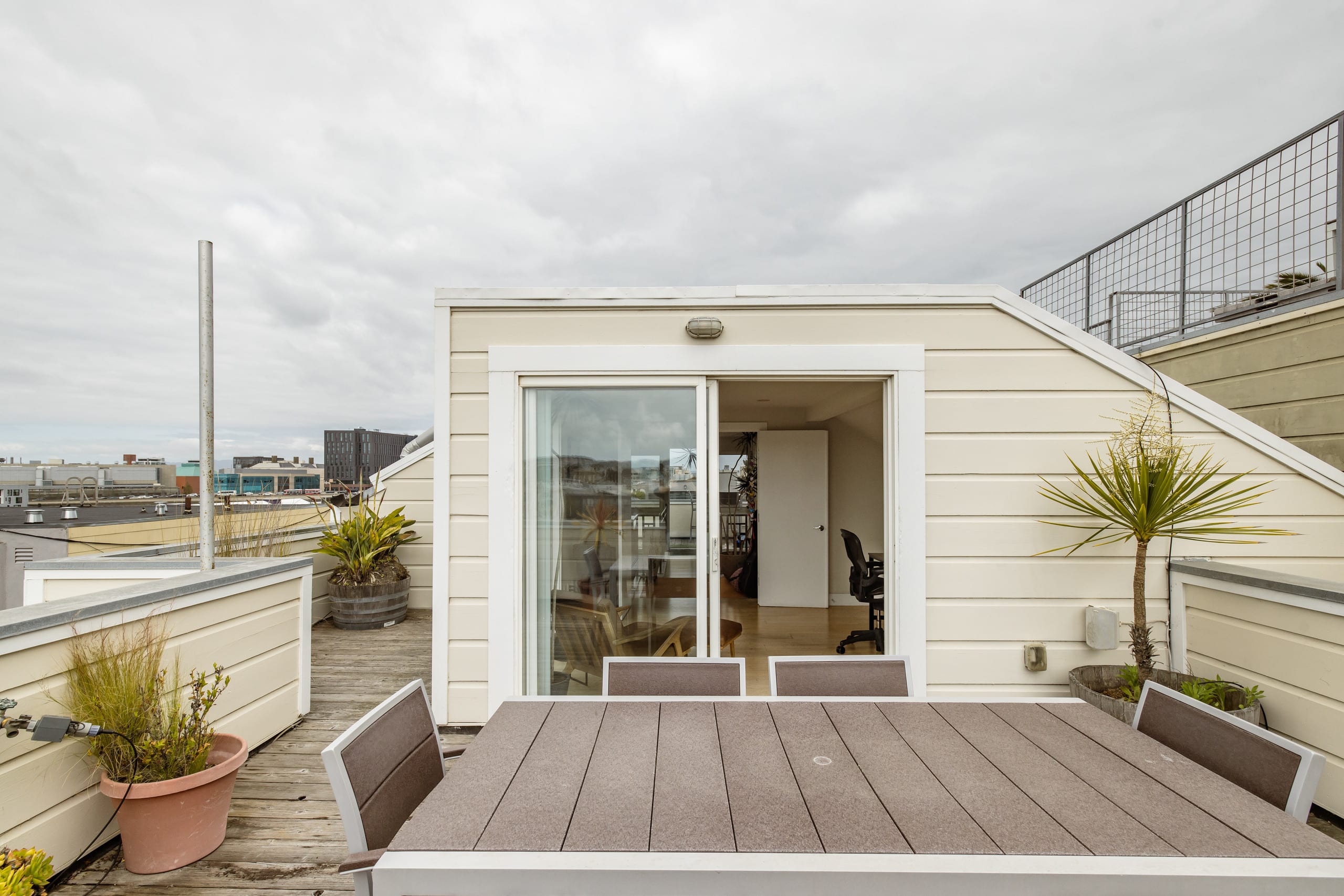 Condo in San Francisco · ★4.89 · 2 bedrooms · 2 beds · 2 baths - Image 32