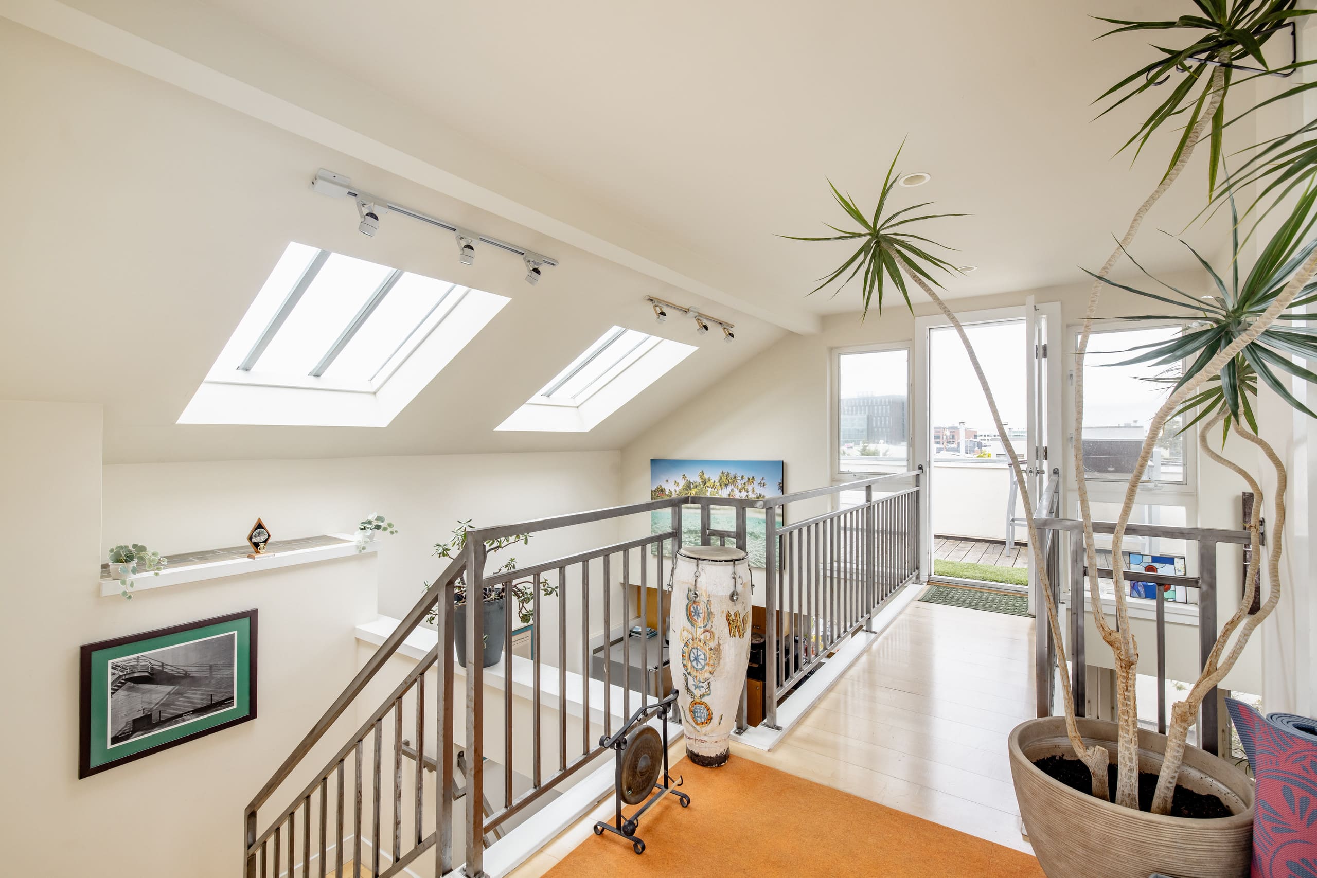 Condo in San Francisco · ★4.89 · 2 bedrooms · 2 beds · 2 baths - Image 40