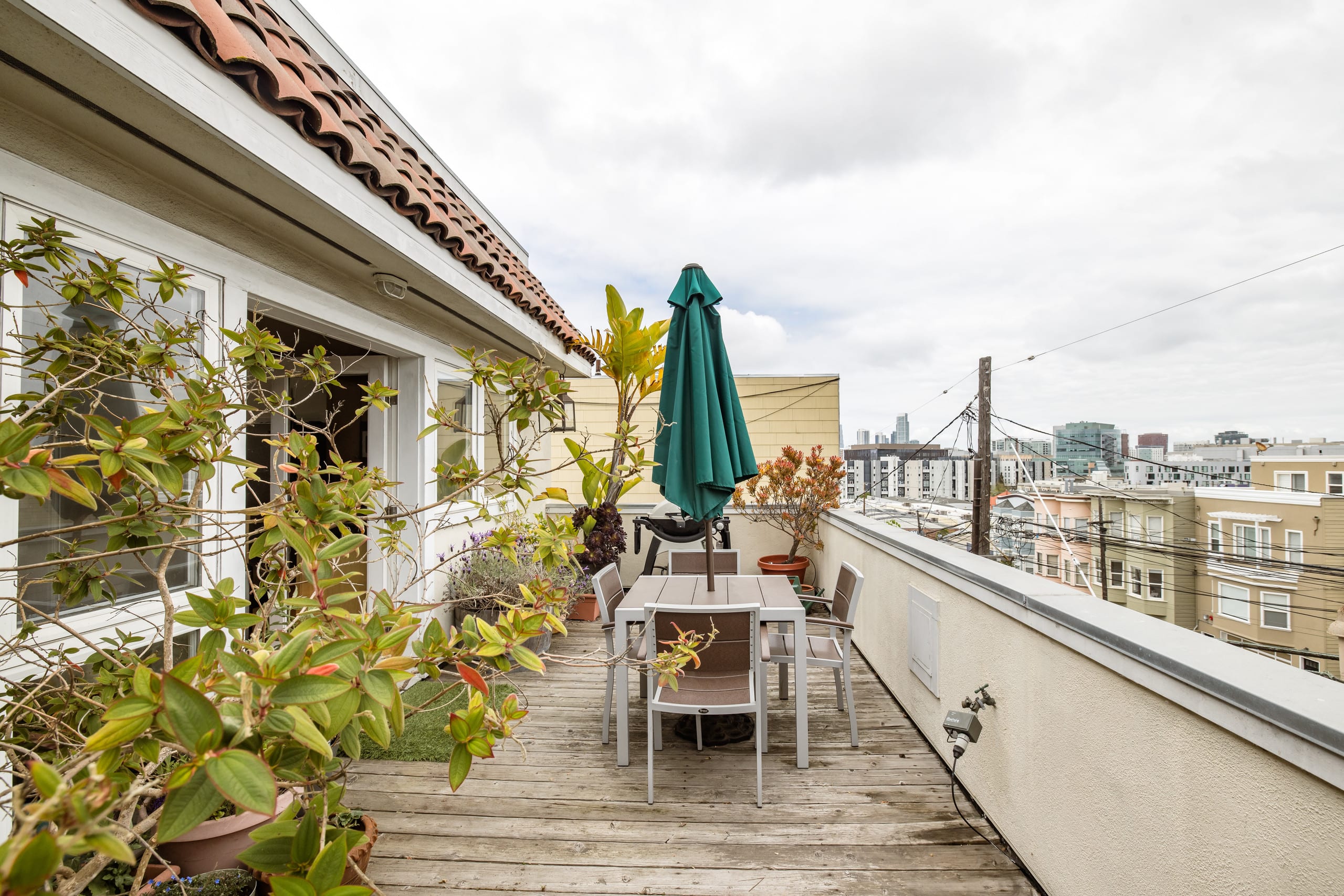 Condo in San Francisco · ★4.89 · 2 bedrooms · 2 beds · 2 baths - Image 29