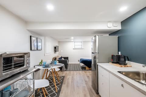 Successful Airbnb property: Cottage in the City - DT, private, walkable, quiet in Crescent Heights