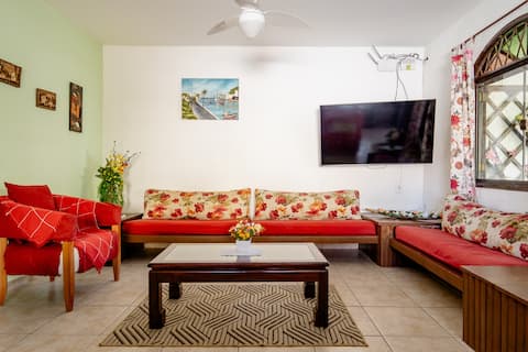 Popular Airbnb listing: Cs, Large pool, 5 bedrooms, 4 bathrooms, pool, pool table, A do Cb in Macaé Rio Das Ostras Cabo Frio
