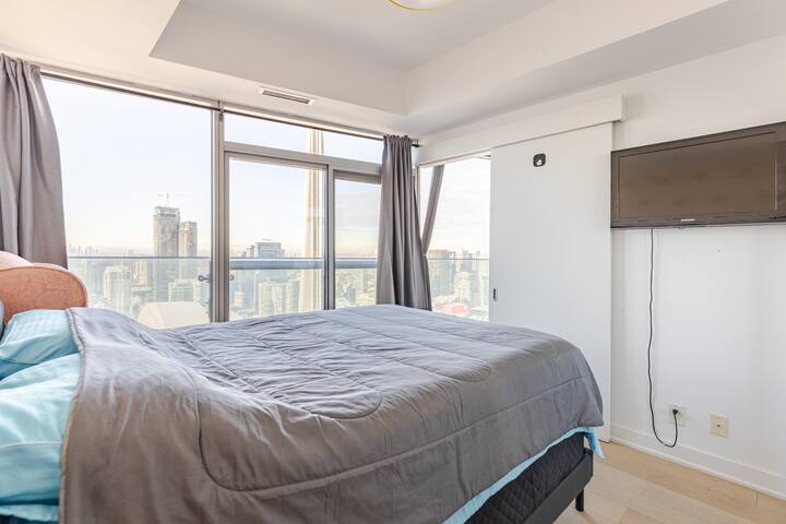 CN Tower and Lake Ontario Rogers Center View gallery image 3