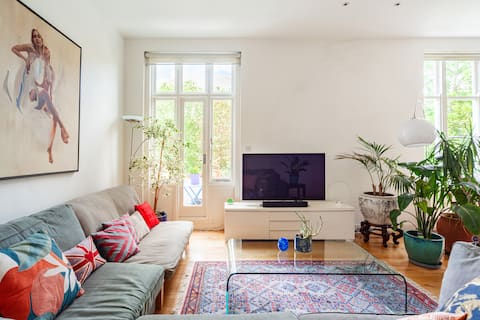Successful Airbnb property: Little Venice flat excellent transport connections in Queen's Park