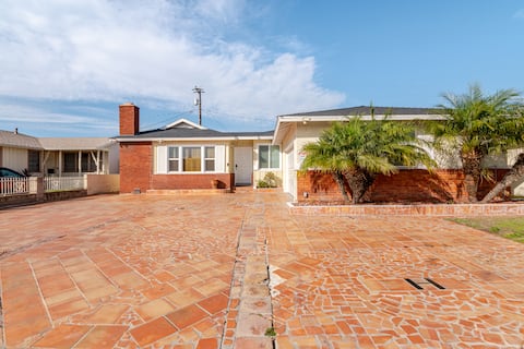 Cozy 3 bedroom home with pool close to SoFi