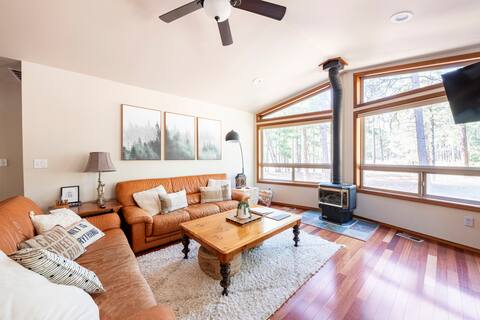 Quiet Ronald Cabin - Close to everything!