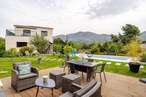 Elegant villa with pool & private garden