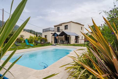 Quiet villa and pool near Nice Côte d'Azur