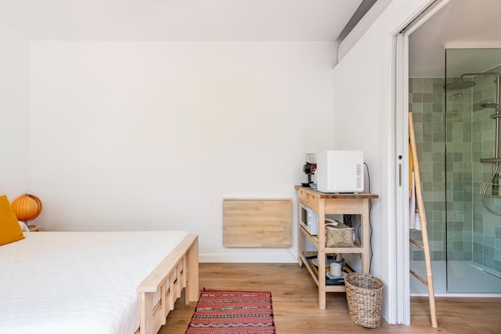Habitación Doble Con Baño Y Entrada Independientes - Granada