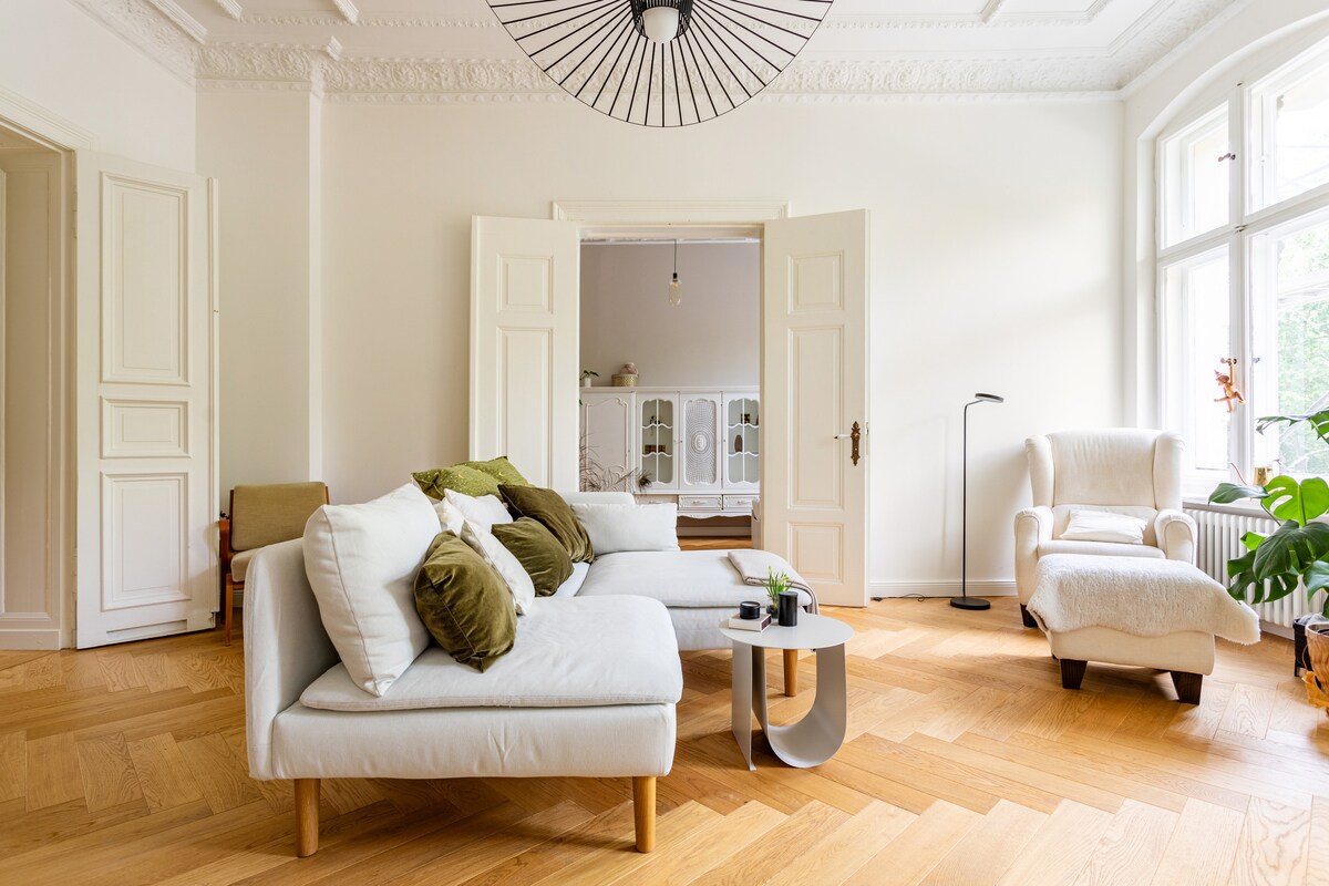 Top Airbnb: Stunning waterside apartment in vibrant Kreuzberg in Kreuzberg
