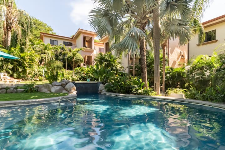 Serena Suites Penthouse Condo 2 bdrm 2 bath w/Pool — 2 bedroom vacation rental in Coco