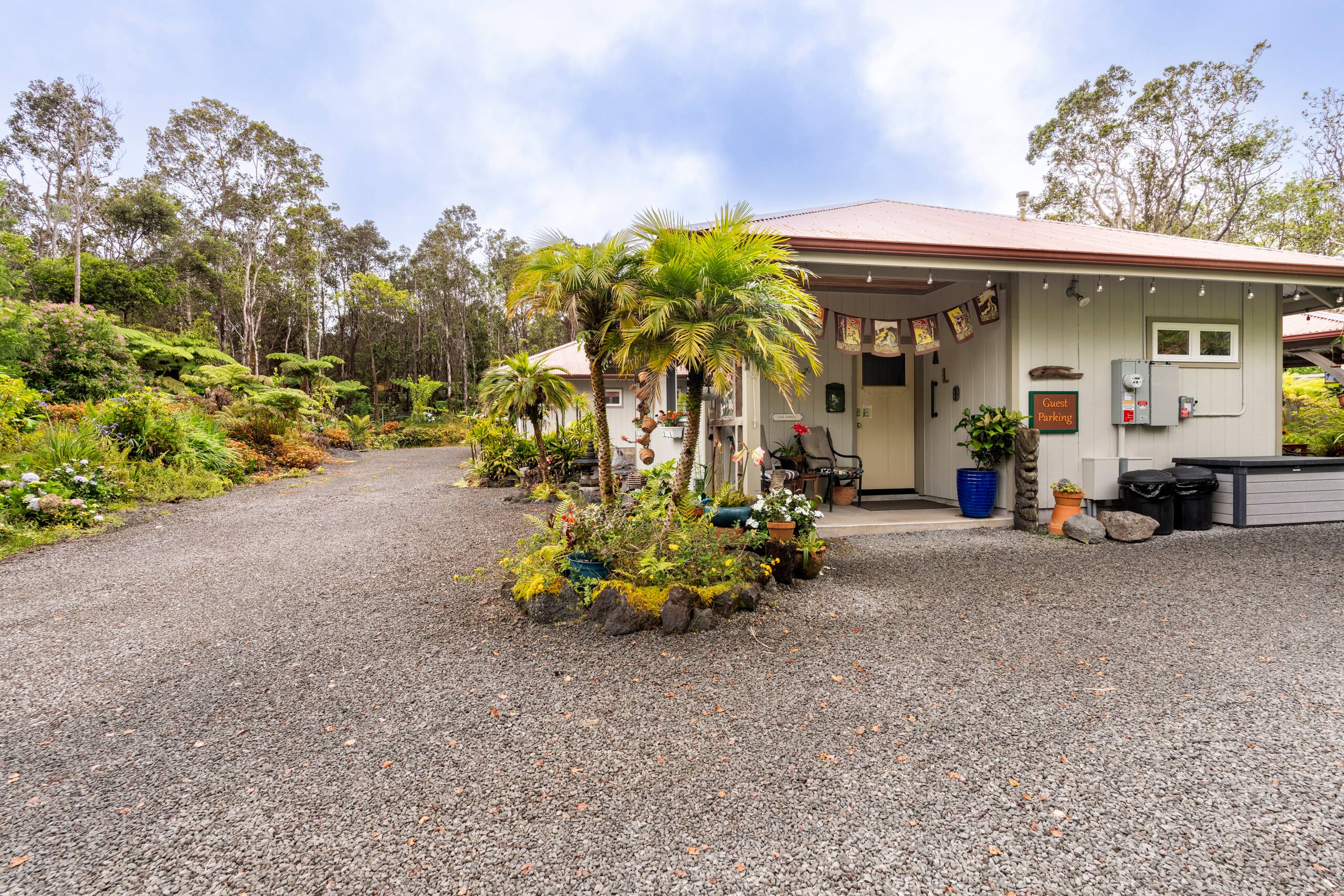 Guesthouse in Volcano · ★5.0 · Studio · 1 bed · 1 bath - Image 32