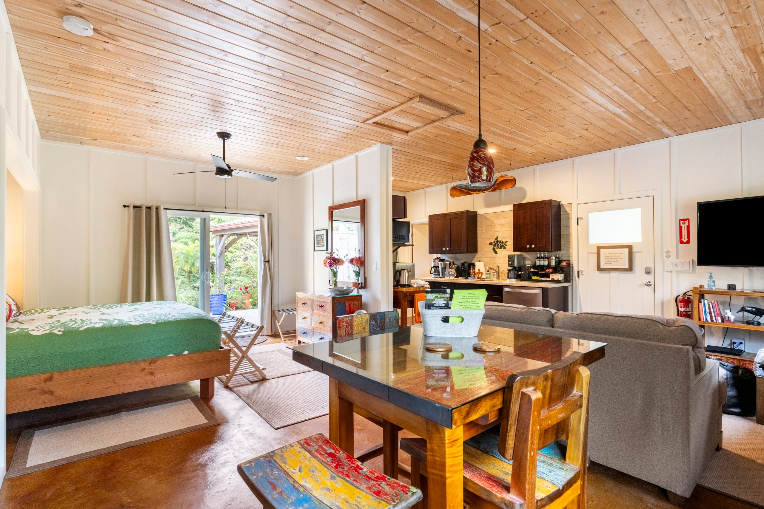Guesthouse in Volcano · ★5.0 · Studio · 1 bed · 1 bath - Image 43