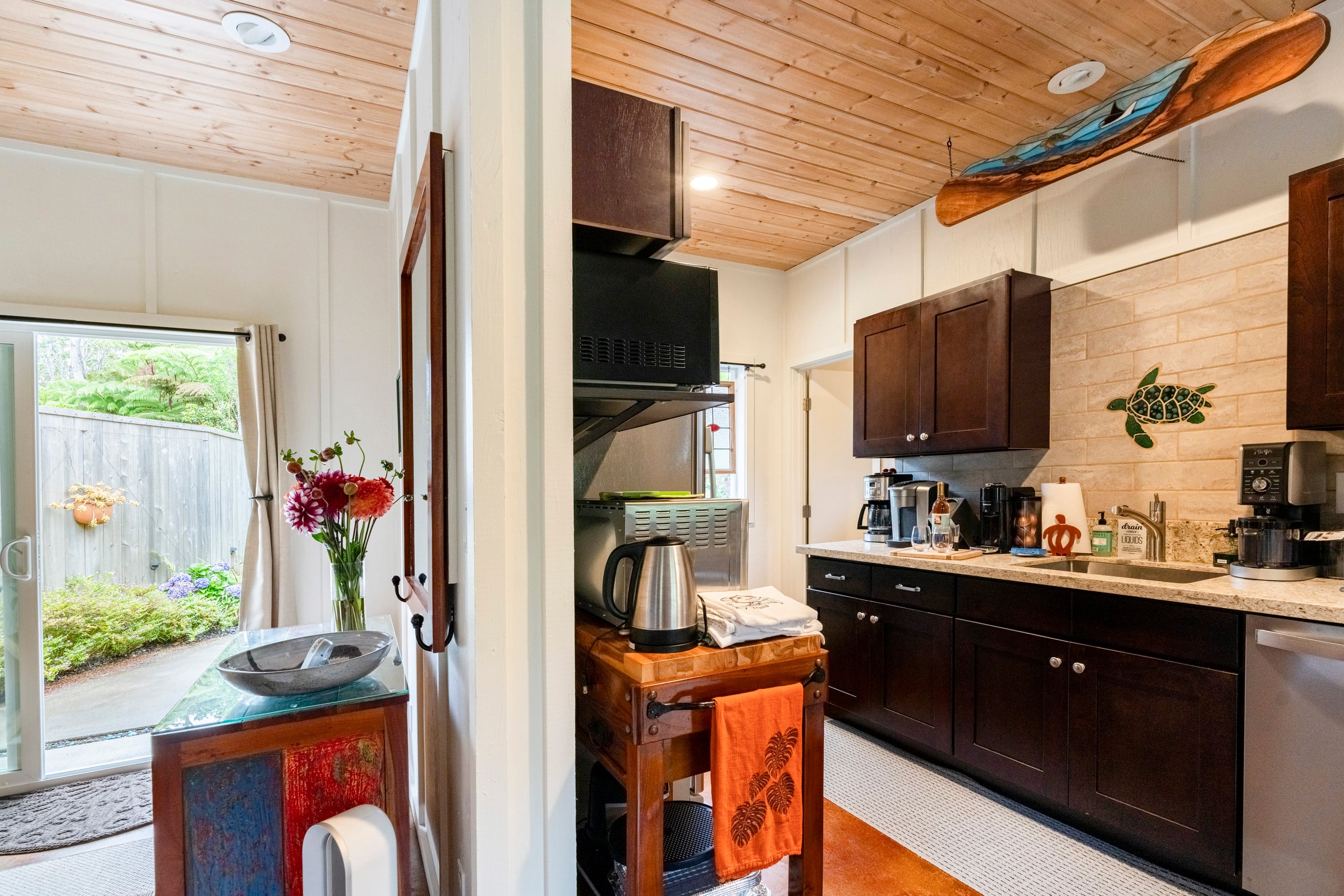 Guesthouse in Volcano · ★5.0 · Studio · 1 bed · 1 bath - Image 9