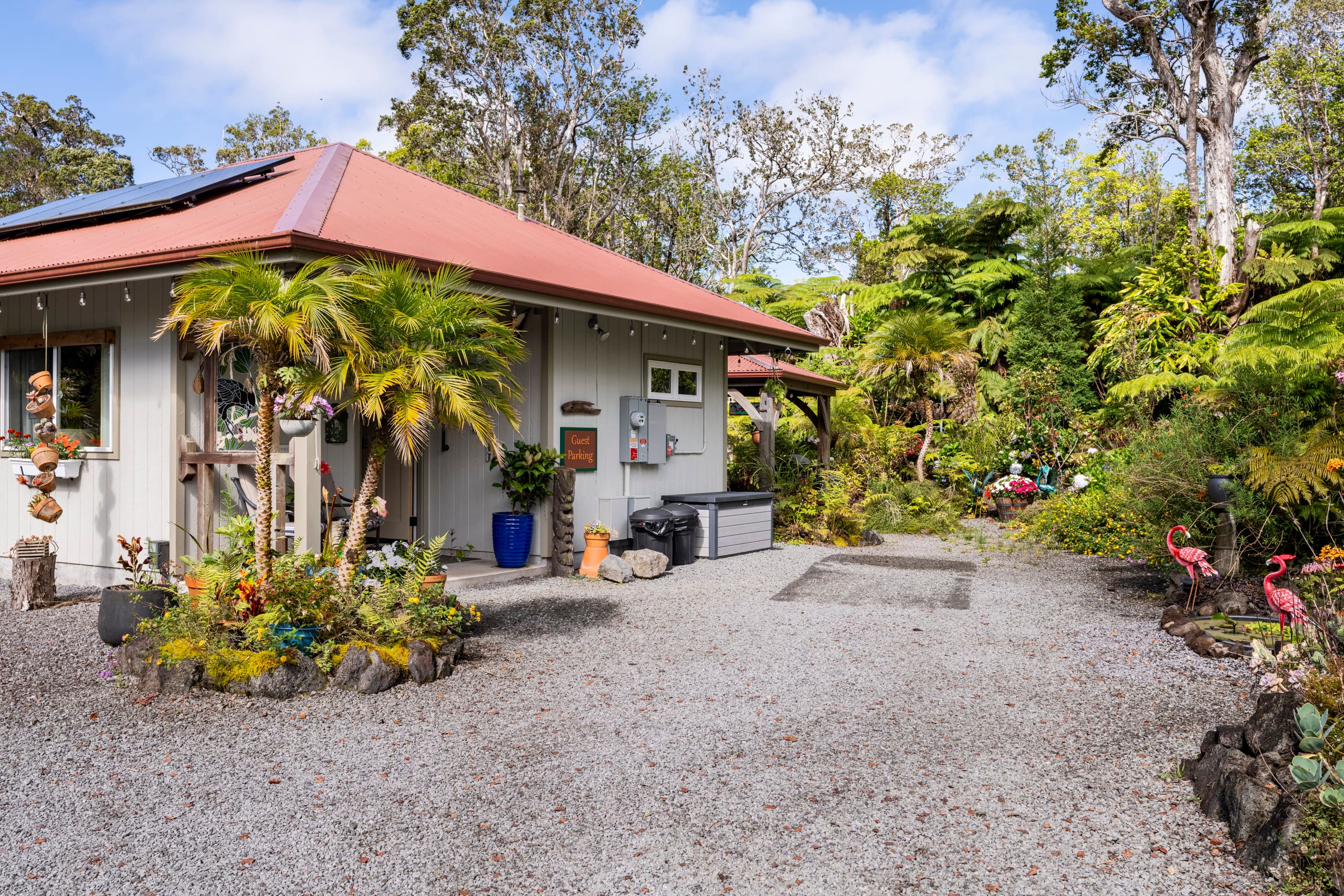 Guesthouse in Volcano · ★5.0 · Studio · 1 bed · 1 bath - Image 1