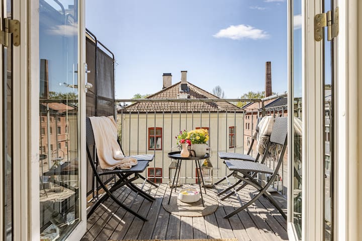 Fabrikkleilighet sentralt, balkong og takterrasse