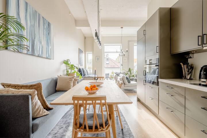 Fabrikkleilighet sentralt, balkong og takterrasse gallery image 4